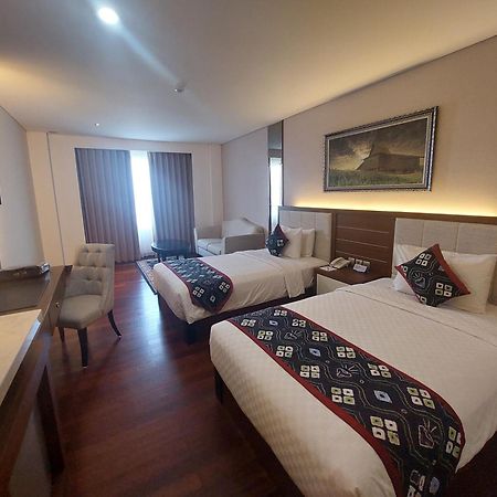 Grand Qin Hotel Banjarbaru Dış mekan fotoğraf