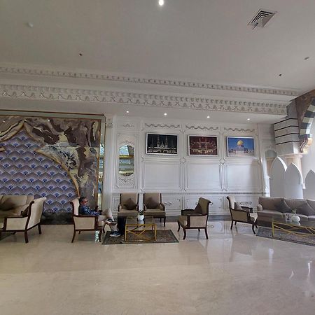 Grand Qin Hotel Banjarbaru Dış mekan fotoğraf