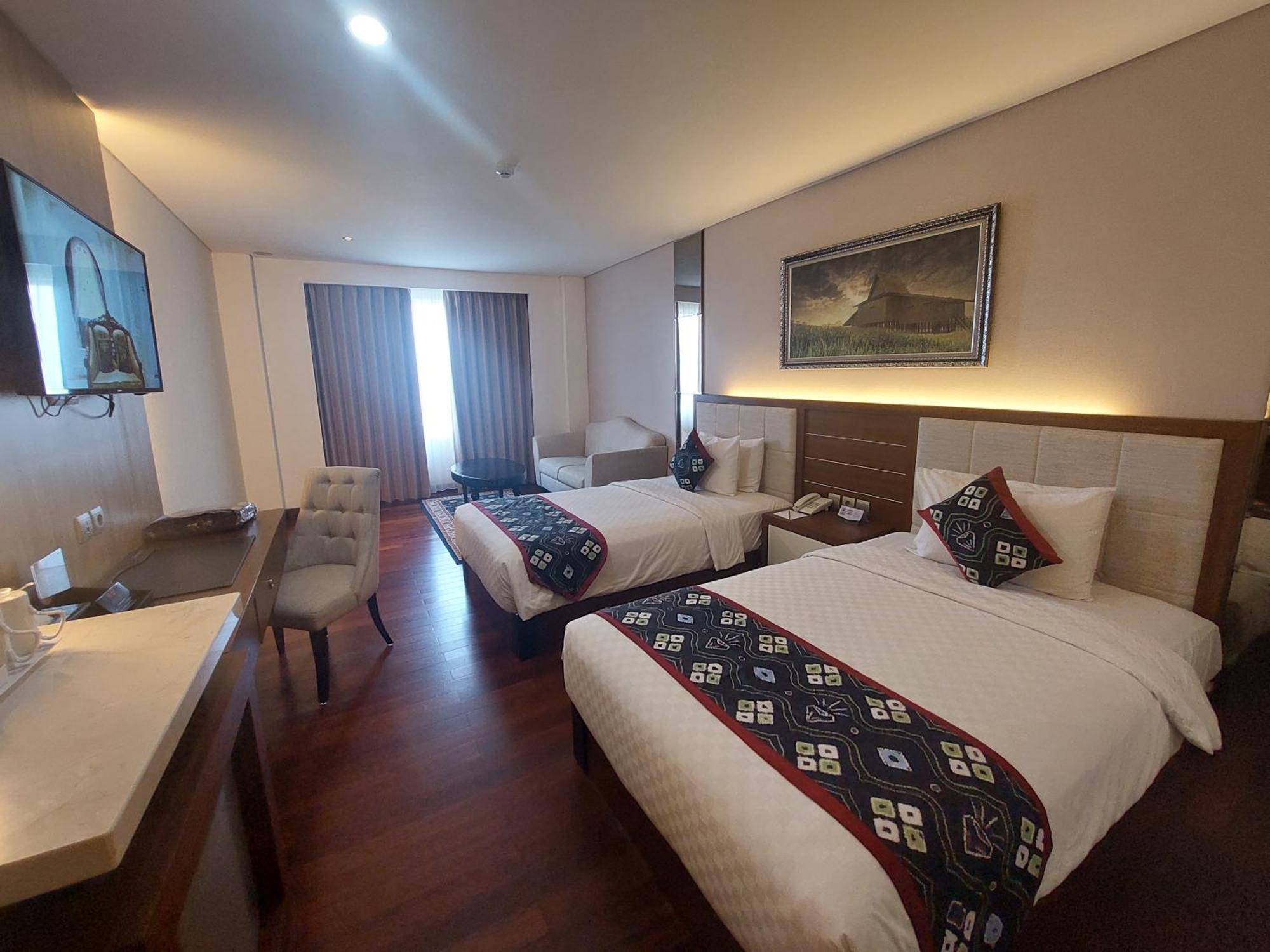 Grand Qin Hotel Banjarbaru Dış mekan fotoğraf