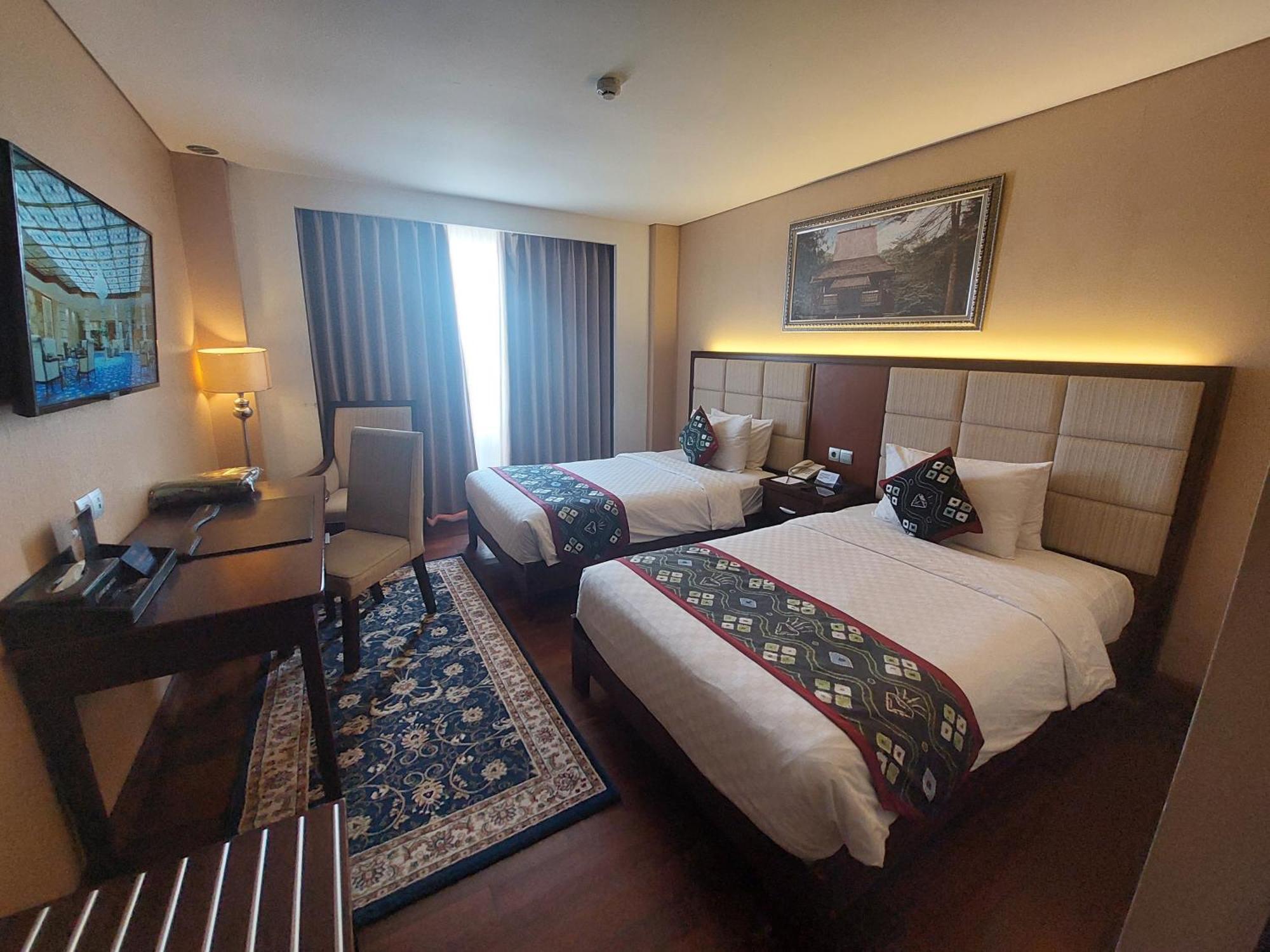 Grand Qin Hotel Banjarbaru Dış mekan fotoğraf