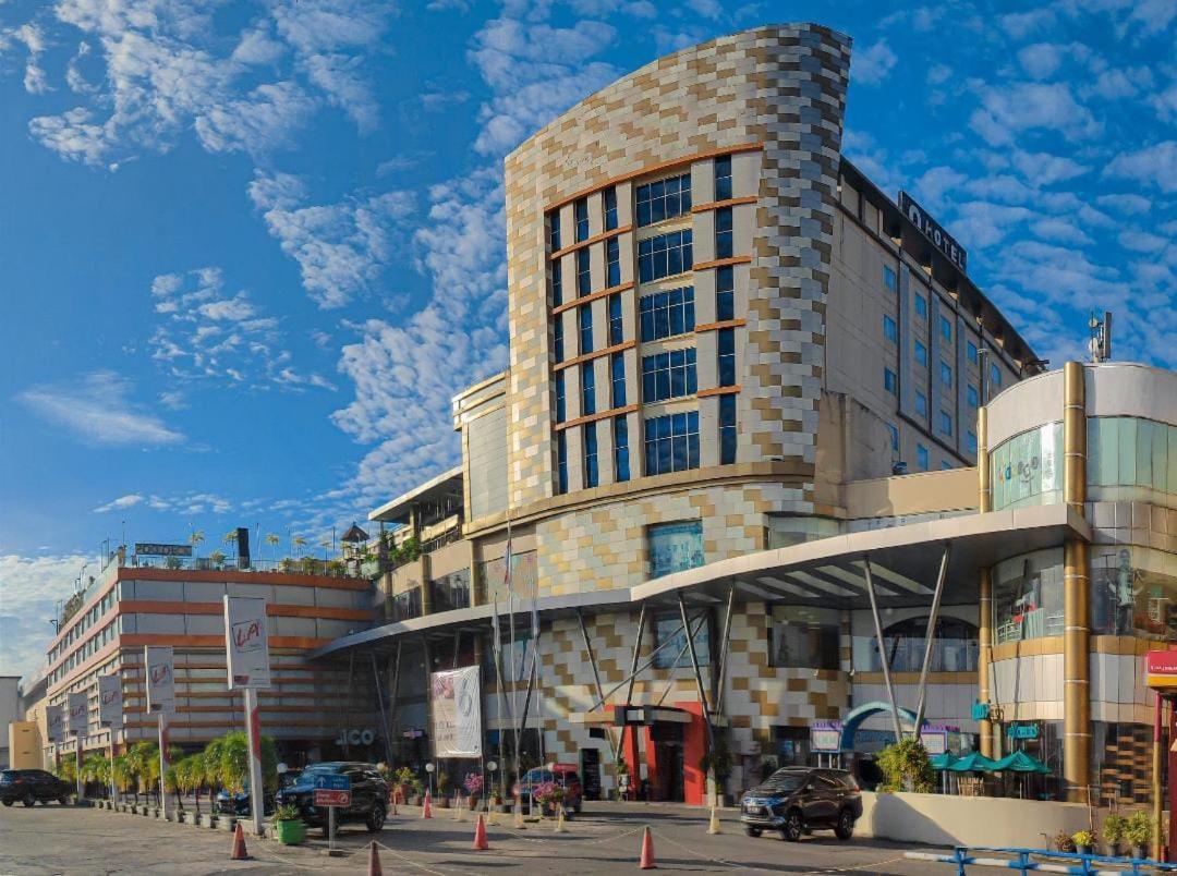 Grand Qin Hotel Banjarbaru Dış mekan fotoğraf