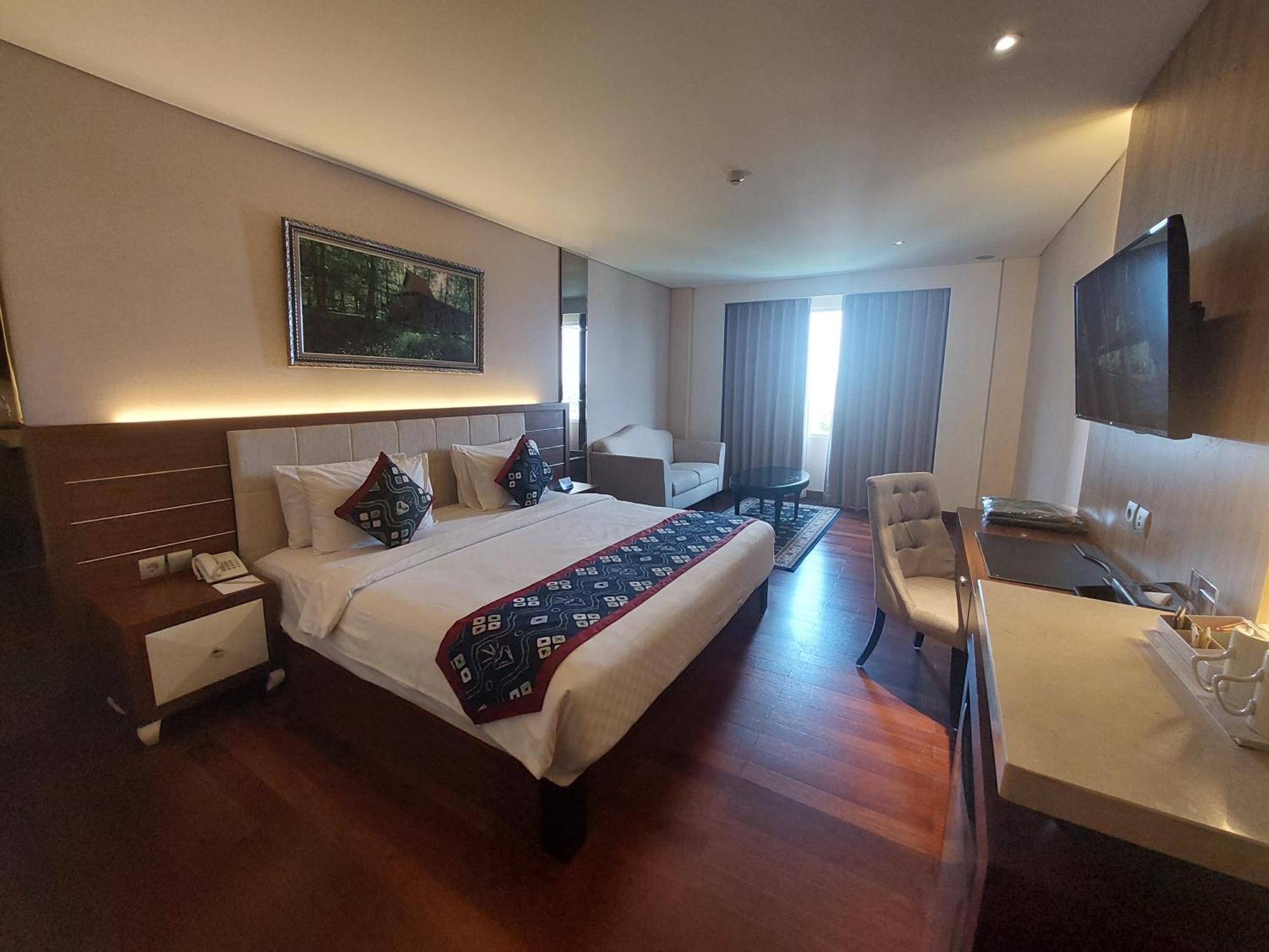 Grand Qin Hotel Banjarbaru Dış mekan fotoğraf