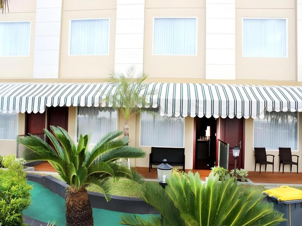Grand Qin Hotel Banjarbaru Dış mekan fotoğraf