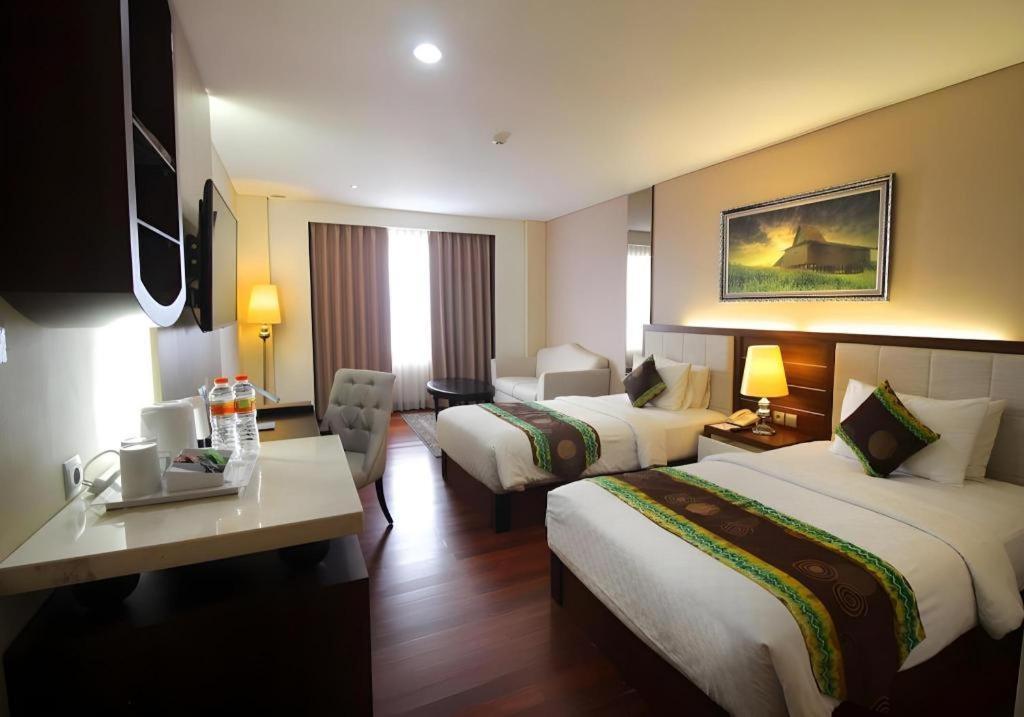Grand Qin Hotel Banjarbaru Dış mekan fotoğraf