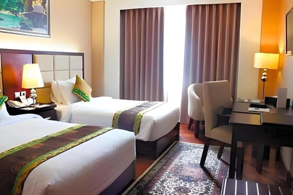 Grand Qin Hotel Banjarbaru Dış mekan fotoğraf