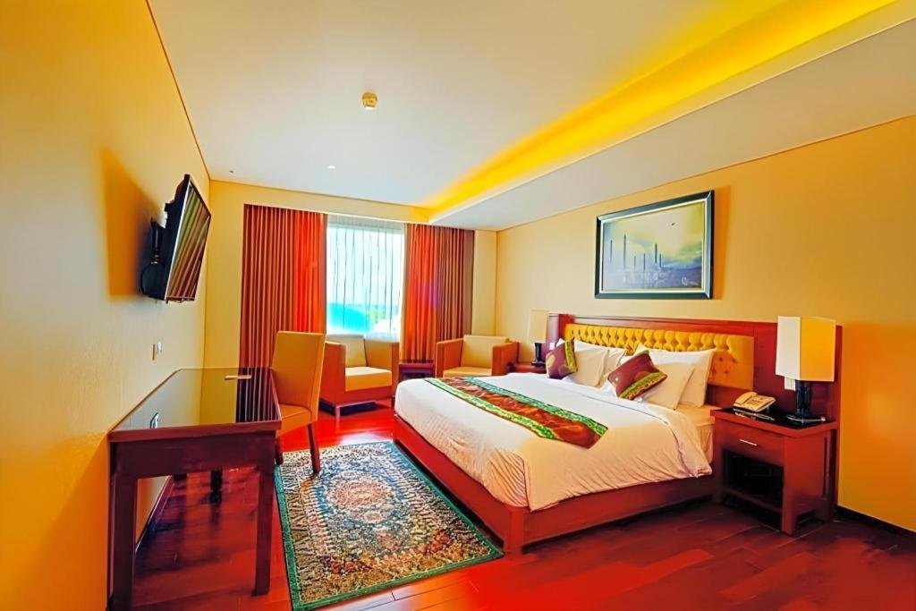 Grand Qin Hotel Banjarbaru Dış mekan fotoğraf