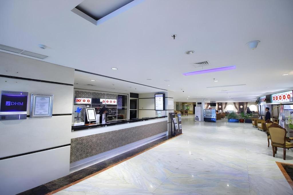 Grand Qin Hotel Banjarbaru Dış mekan fotoğraf