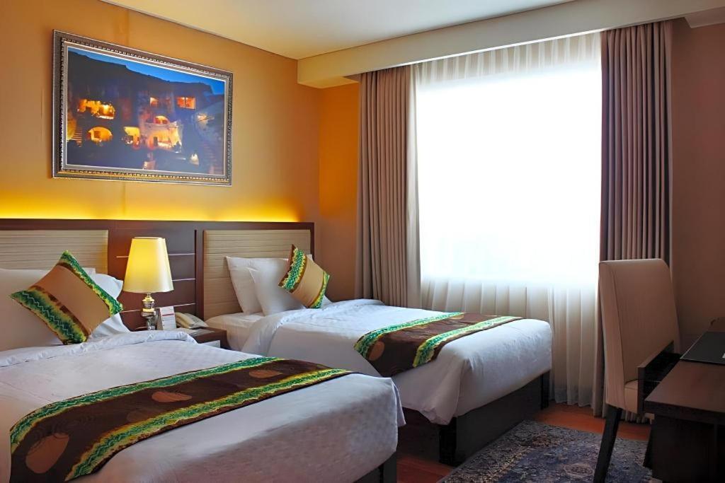 Grand Qin Hotel Banjarbaru Dış mekan fotoğraf