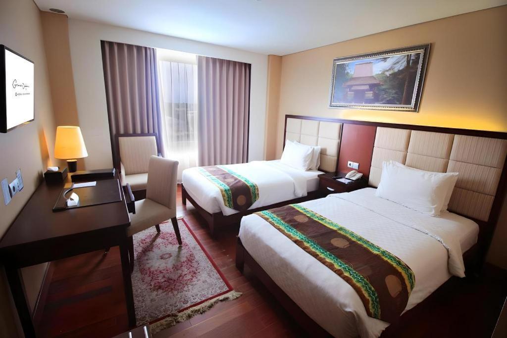 Grand Qin Hotel Banjarbaru Dış mekan fotoğraf