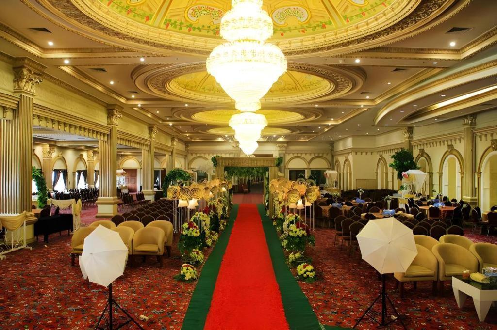 Grand Qin Hotel Banjarbaru Dış mekan fotoğraf