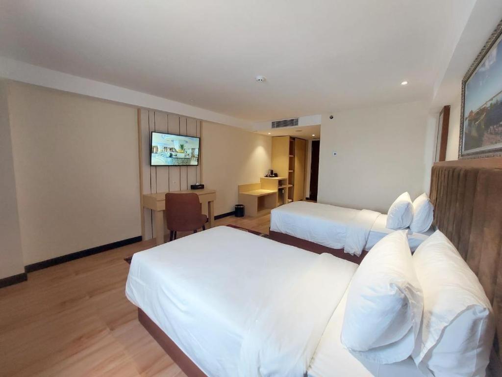 Grand Qin Hotel Banjarbaru Dış mekan fotoğraf