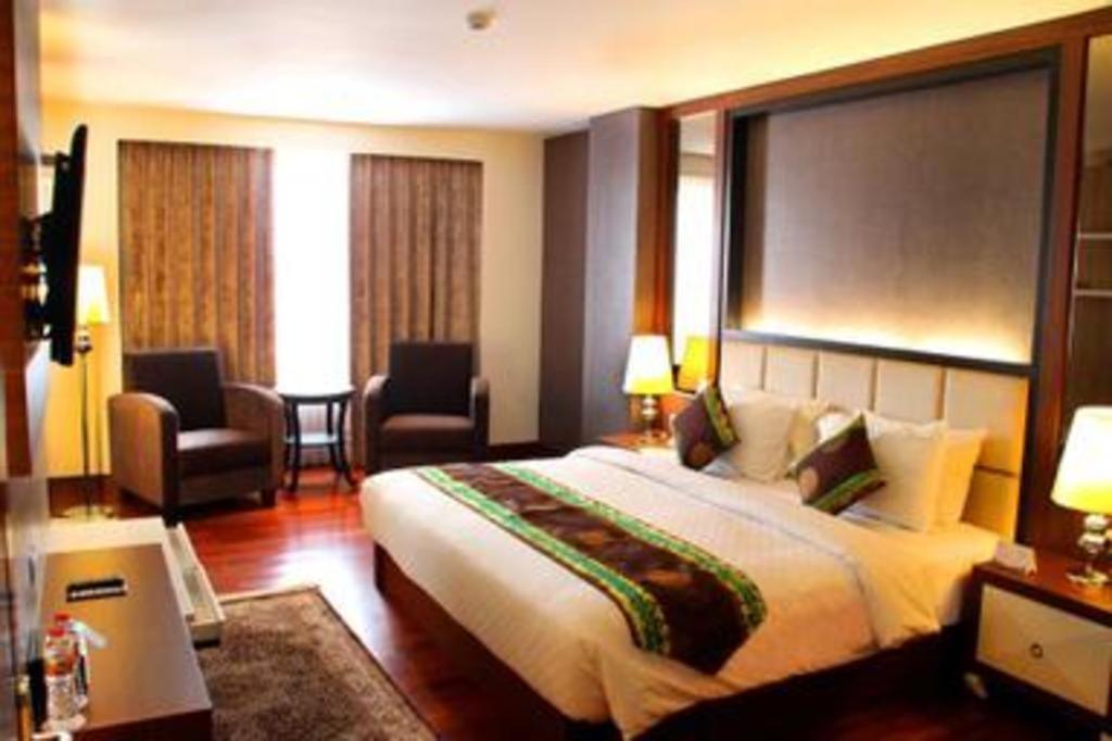 Grand Qin Hotel Banjarbaru Dış mekan fotoğraf