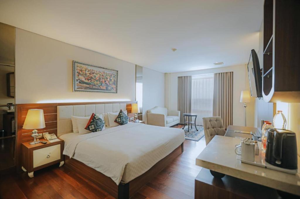 Grand Qin Hotel Banjarbaru Dış mekan fotoğraf