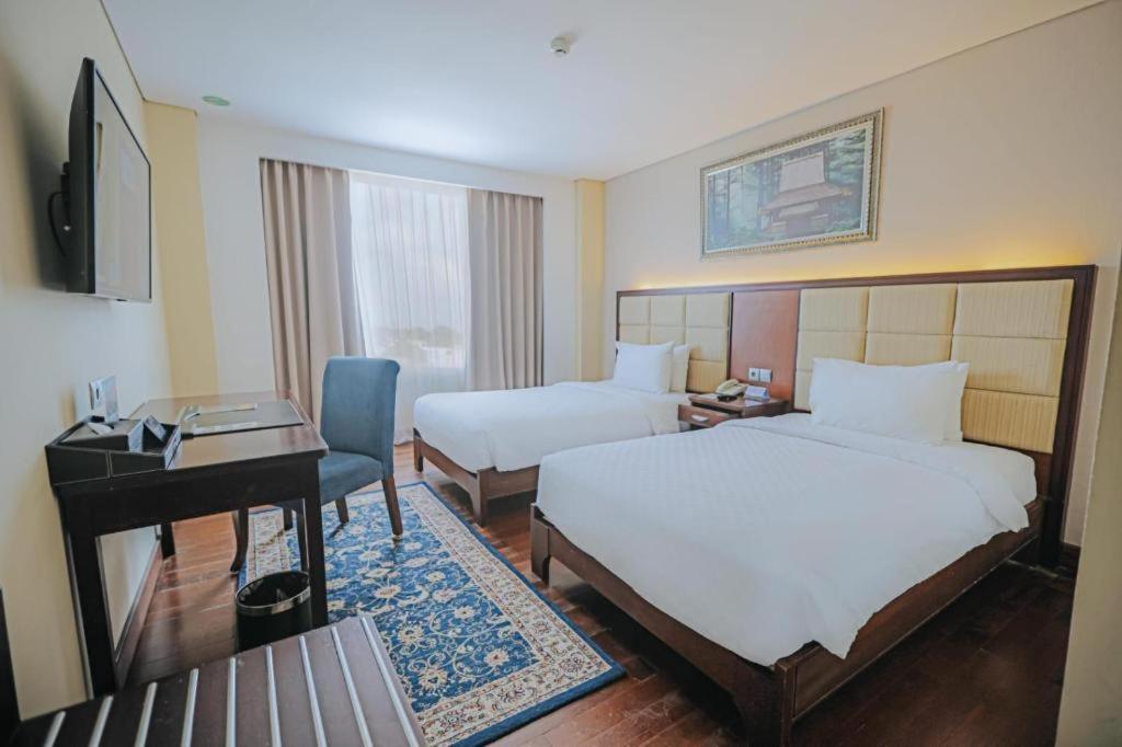 Grand Qin Hotel Banjarbaru Dış mekan fotoğraf
