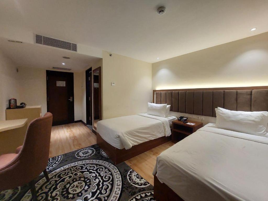 Grand Qin Hotel Banjarbaru Dış mekan fotoğraf
