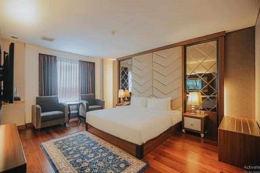 Grand Qin Hotel Banjarbaru Dış mekan fotoğraf