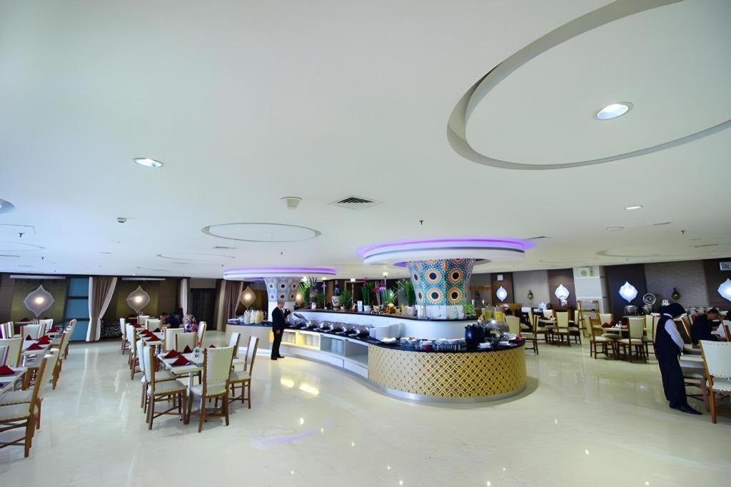 Grand Qin Hotel Banjarbaru Dış mekan fotoğraf