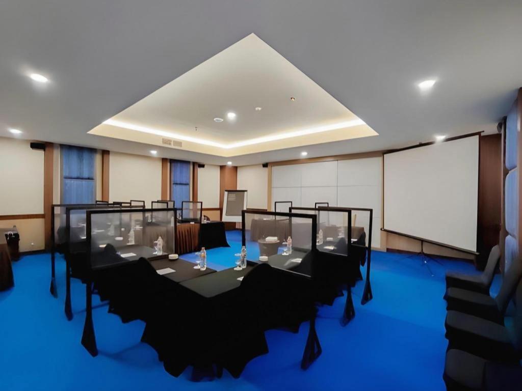 Grand Qin Hotel Banjarbaru Dış mekan fotoğraf