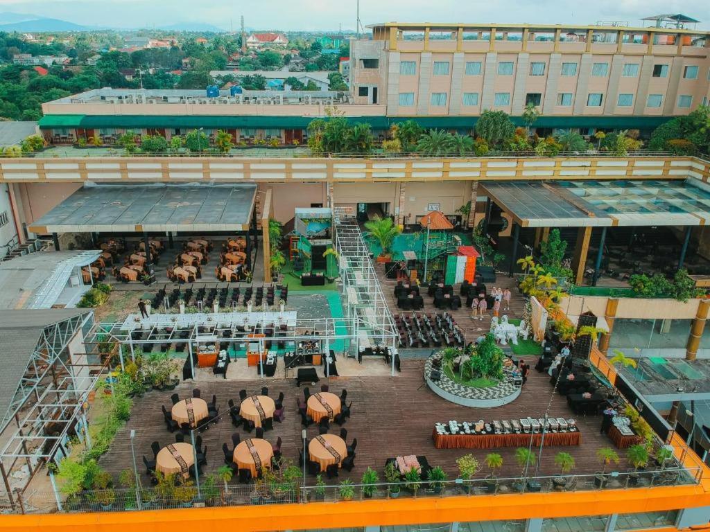 Grand Qin Hotel Banjarbaru Dış mekan fotoğraf