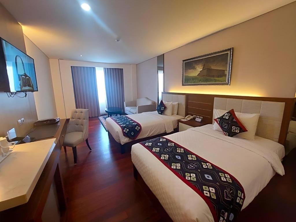 Grand Qin Hotel Banjarbaru Dış mekan fotoğraf