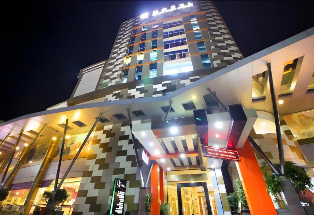 Grand Qin Hotel Banjarbaru Dış mekan fotoğraf