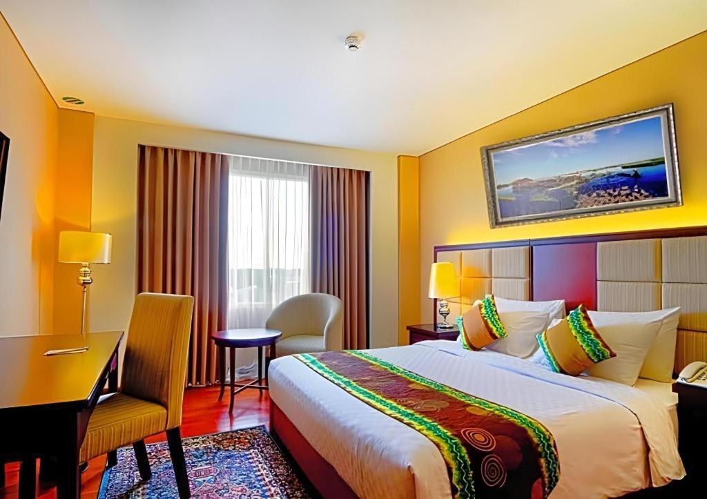 Grand Qin Hotel Banjarbaru Dış mekan fotoğraf